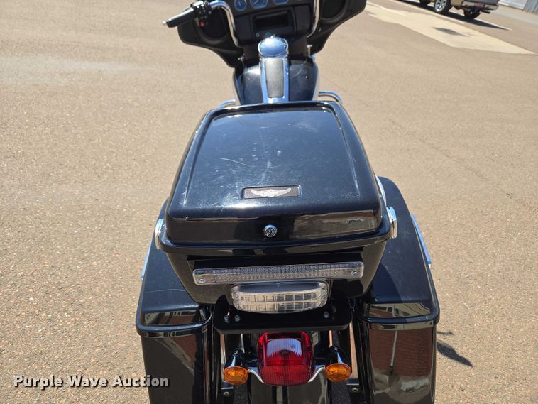 image for item ET1423 2019 Harley-Davidson Police Electra Glide motorcycle