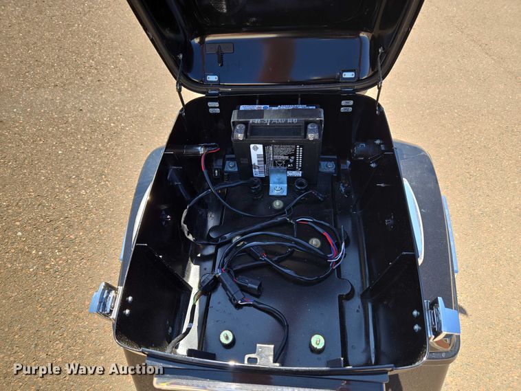 image for item ET1423 2019 Harley-Davidson Police Electra Glide motorcycle