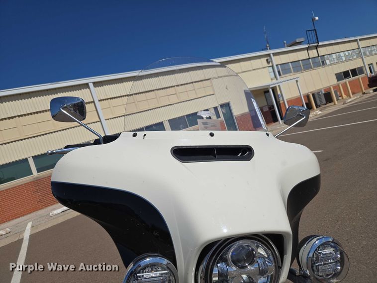 image for item ET1423 2019 Harley-Davidson Police Electra Glide motorcycle