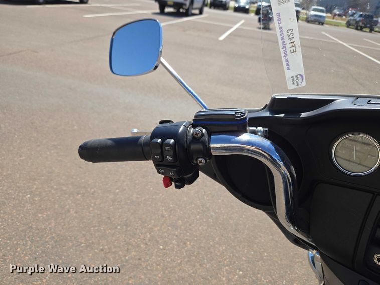 image for item ET1423 2019 Harley-Davidson Police Electra Glide motorcycle