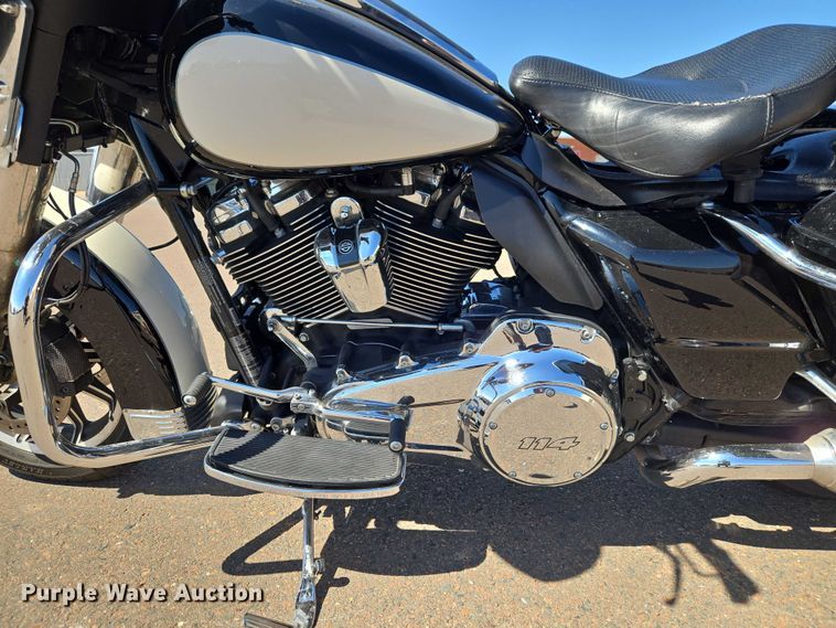 image for item ET1423 2019 Harley-Davidson Police Electra Glide motorcycle