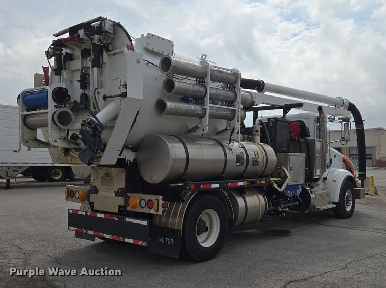 image for item ET1424 2015 Peterbilt 365 sewer jetter truck