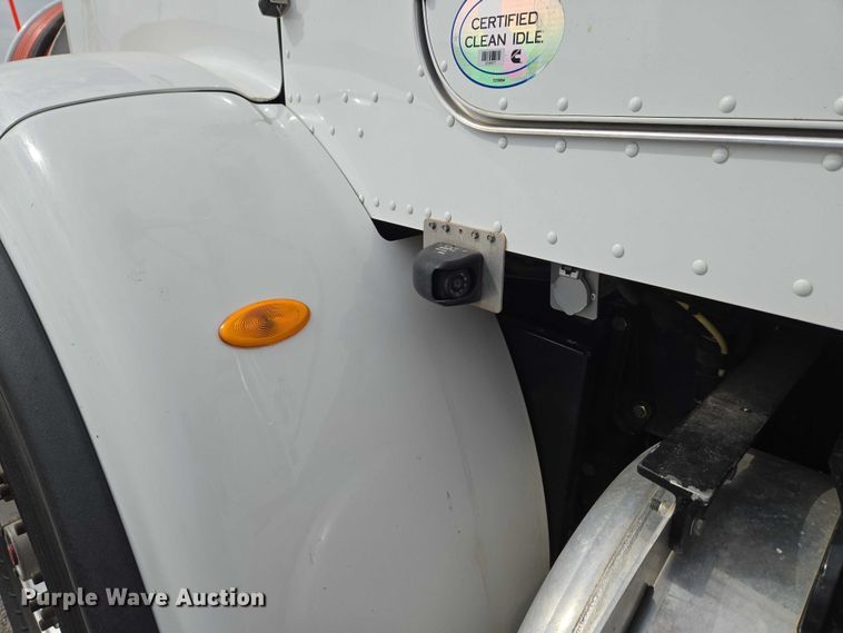 image for item ET1424 2015 Peterbilt 365 sewer jetter truck