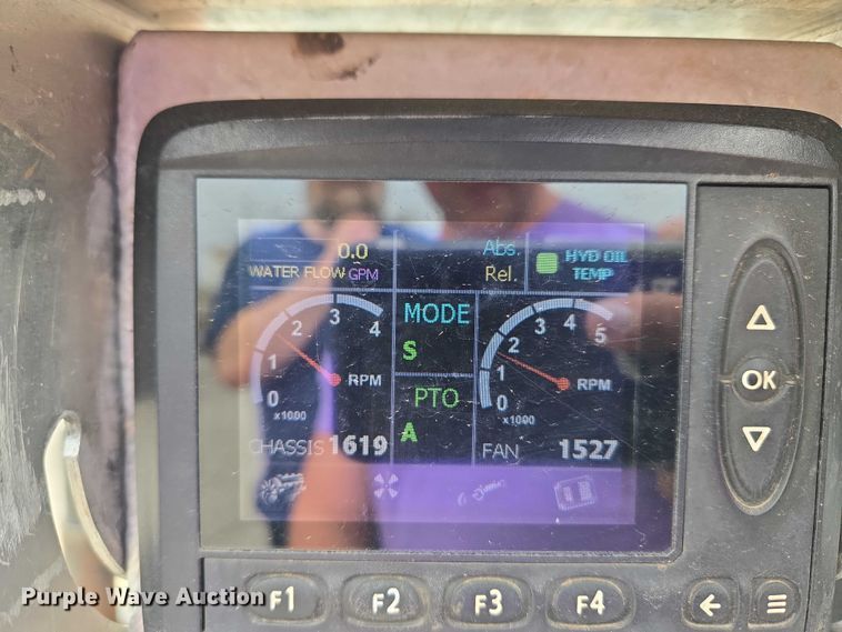 image for item ET1424 2015 Peterbilt 365 sewer jetter truck