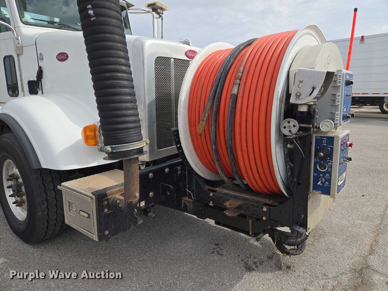 image for item ET1424 2015 Peterbilt 365 sewer jetter truck