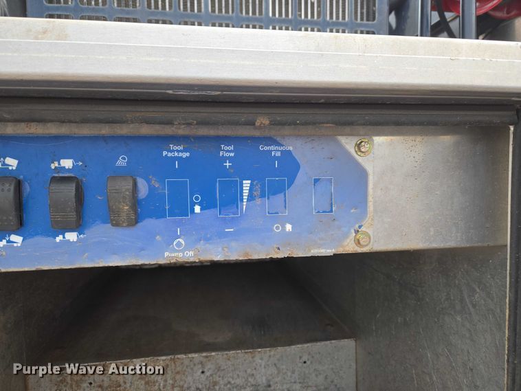 image for item ET1424 2015 Peterbilt 365 sewer jetter truck