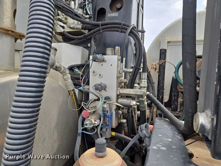 image for item ET1424 2015 Peterbilt 365 sewer jetter truck