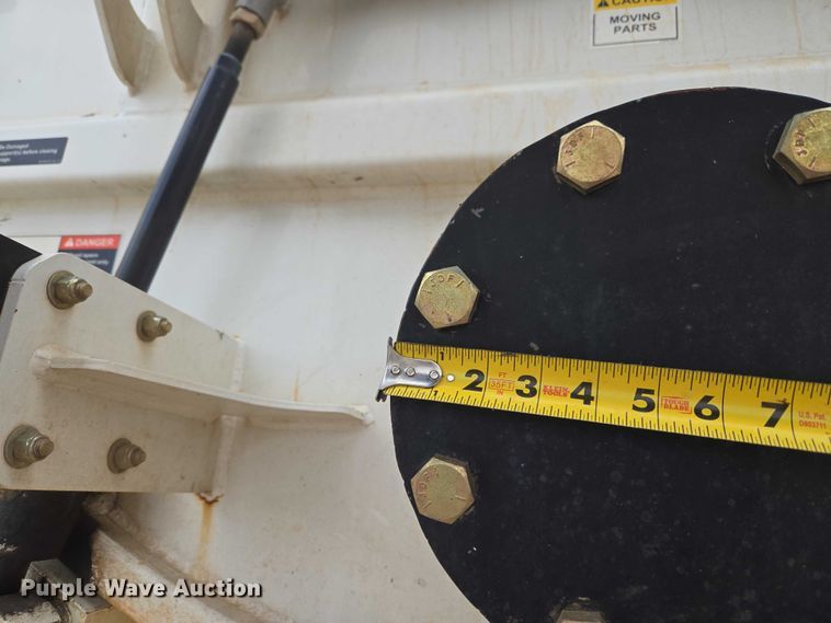 image for item ET1424 2015 Peterbilt 365 sewer jetter truck