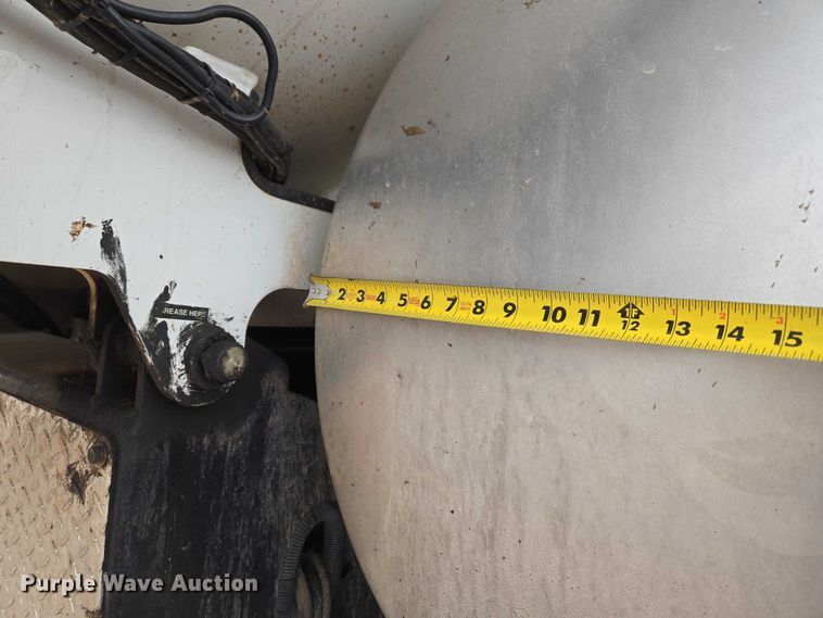 image for item ET1424 2015 Peterbilt 365 sewer jetter truck