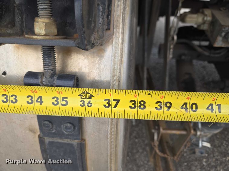 image for item ET1424 2015 Peterbilt 365 sewer jetter truck