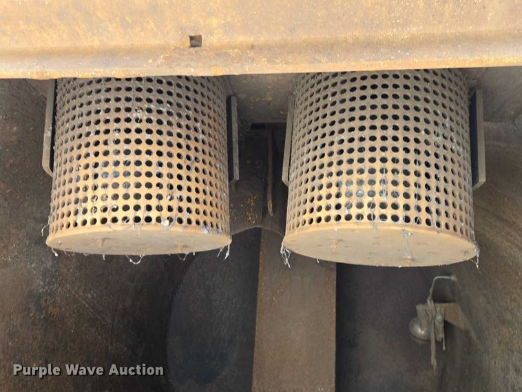 image for item ET1424 2015 Peterbilt 365 sewer jetter truck