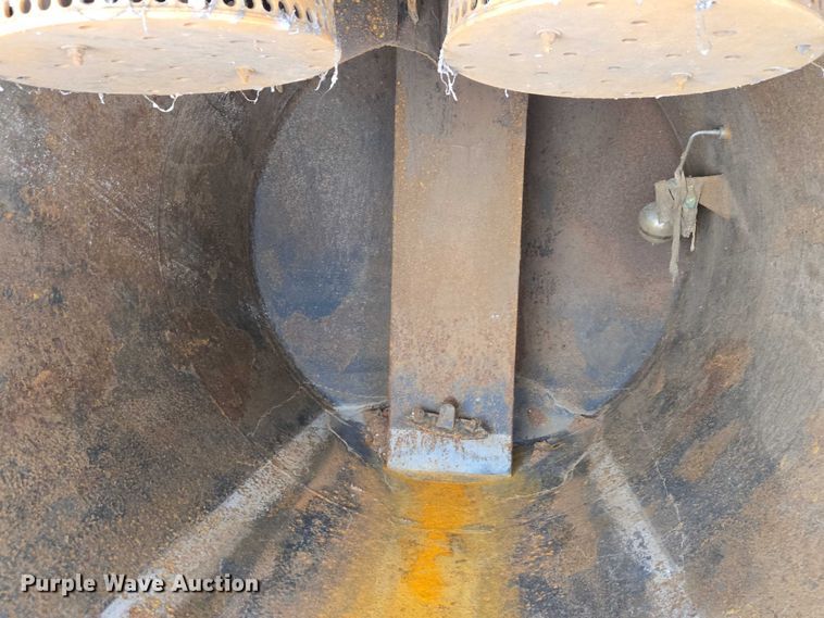 image for item ET1424 2015 Peterbilt 365 sewer jetter truck