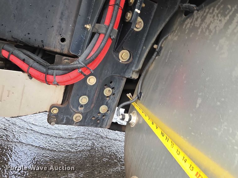 image for item ET1424 2015 Peterbilt 365 sewer jetter truck