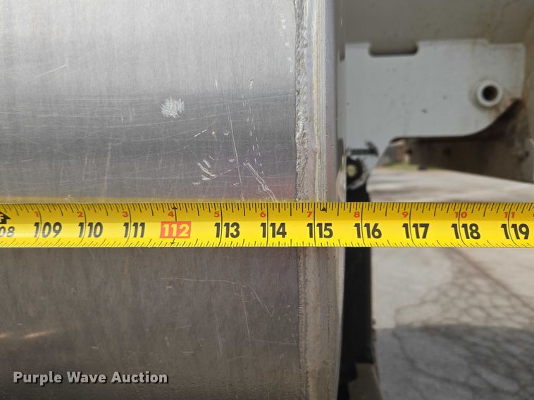 image for item ET1424 2015 Peterbilt 365 sewer jetter truck