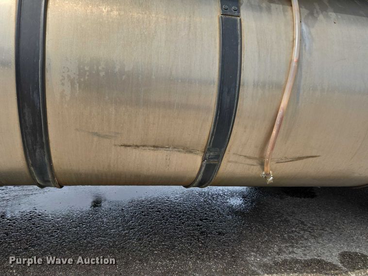 image for item ET1424 2015 Peterbilt 365 sewer jetter truck