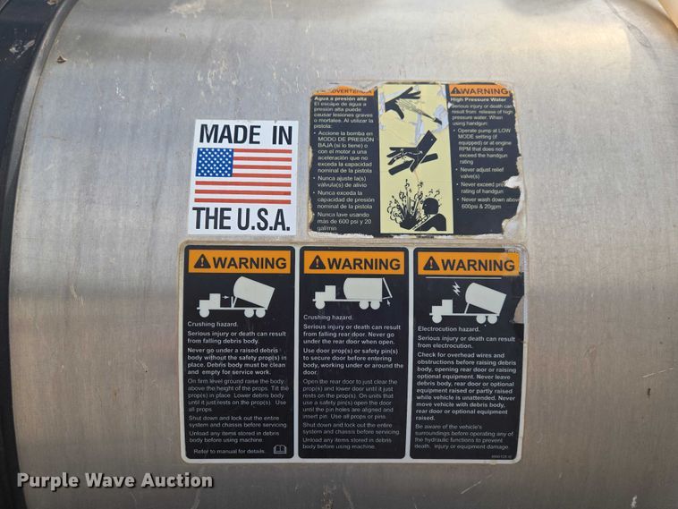 image for item ET1424 2015 Peterbilt 365 sewer jetter truck