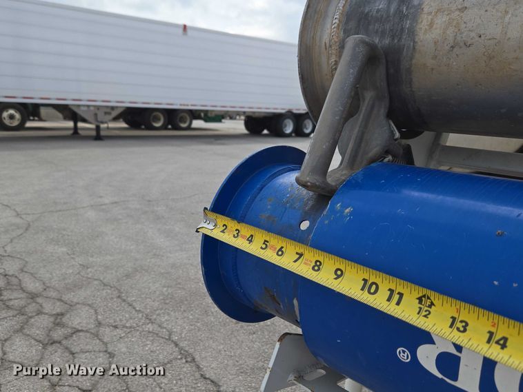 image for item ET1424 2015 Peterbilt 365 sewer jetter truck