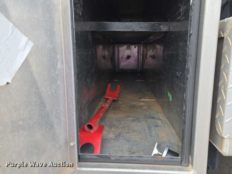 image for item ET1424 2015 Peterbilt 365 sewer jetter truck