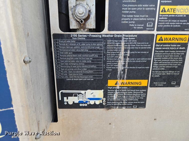 image for item ET1424 2015 Peterbilt 365 sewer jetter truck