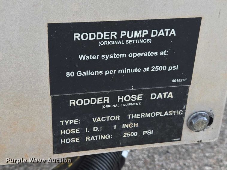 image for item ET1424 2015 Peterbilt 365 sewer jetter truck