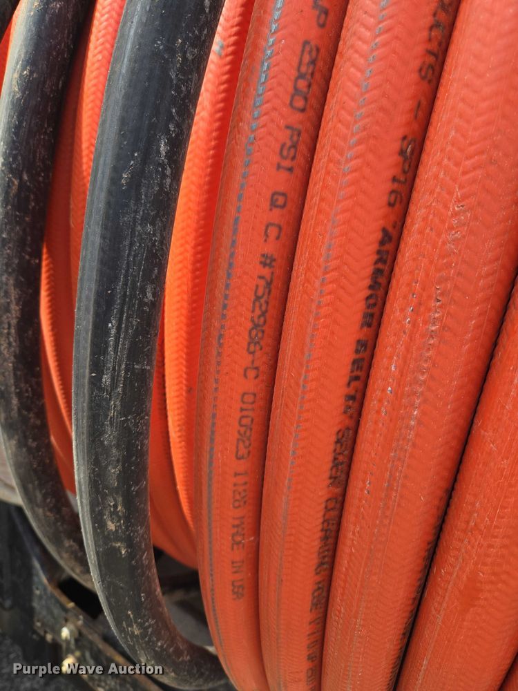 image for item ET1424 2015 Peterbilt 365 sewer jetter truck