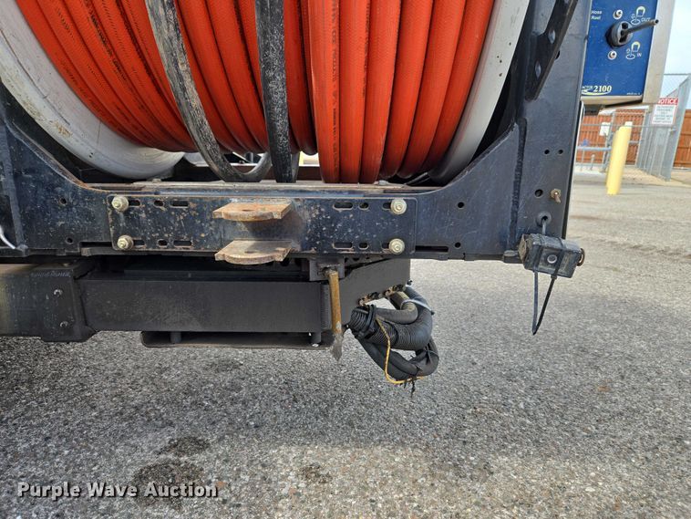 image for item ET1424 2015 Peterbilt 365 sewer jetter truck