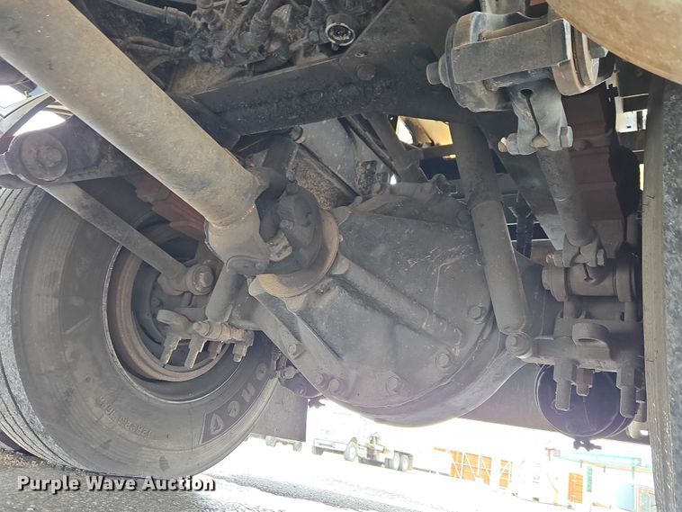 image for item ET1424 2015 Peterbilt 365 sewer jetter truck