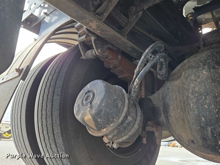 image for item ET1424 2015 Peterbilt 365 sewer jetter truck