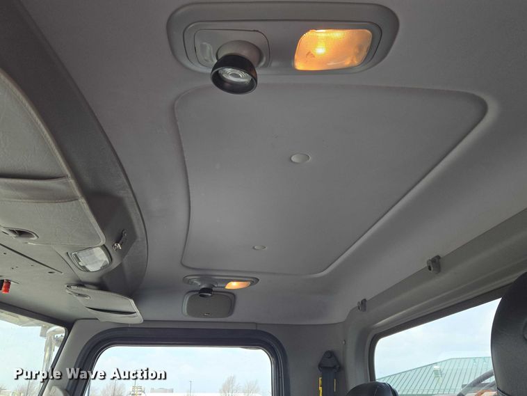 image for item ET1424 2015 Peterbilt 365 sewer jetter truck