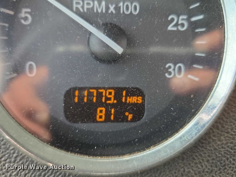 image for item ET1424 2015 Peterbilt 365 sewer jetter truck