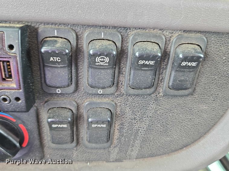 image for item ET1424 2015 Peterbilt 365 sewer jetter truck