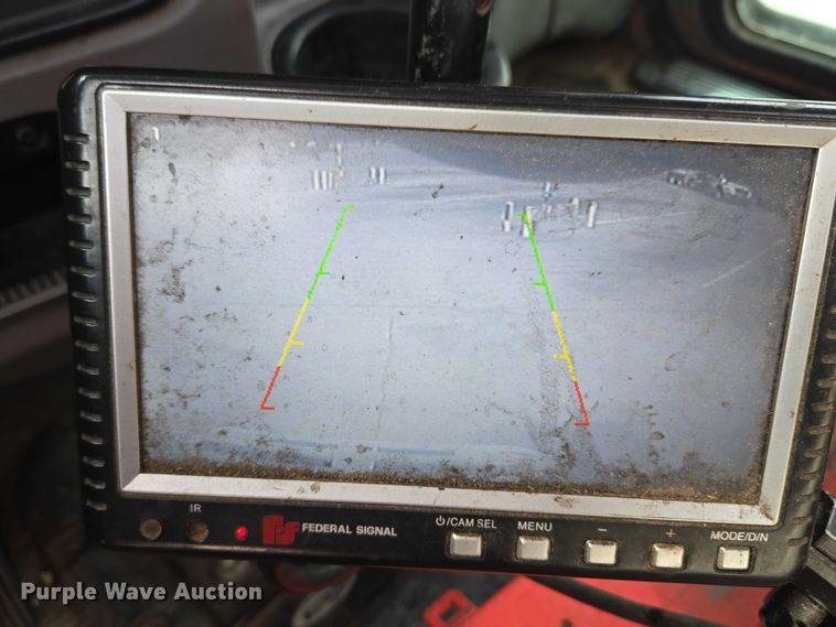 image for item ET1424 2015 Peterbilt 365 sewer jetter truck