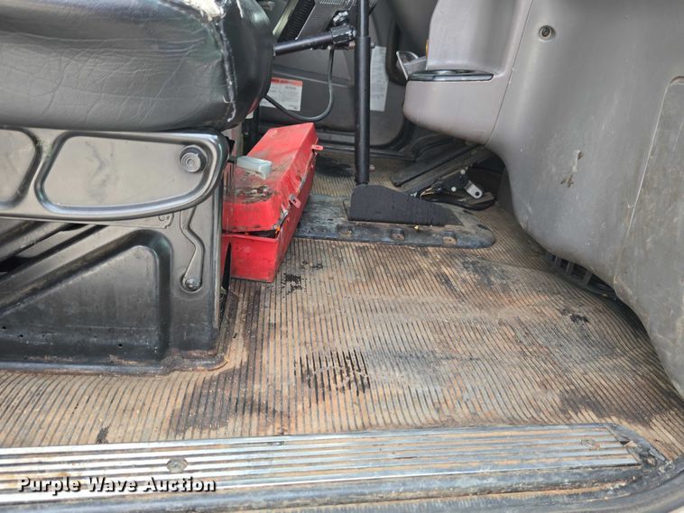 image for item ET1424 2015 Peterbilt 365 sewer jetter truck