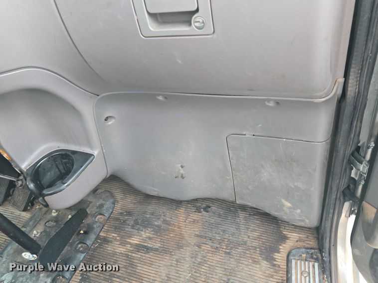 image for item ET1424 2015 Peterbilt 365 sewer jetter truck