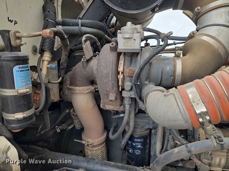 image for item ET1424 2015 Peterbilt 365 sewer jetter truck