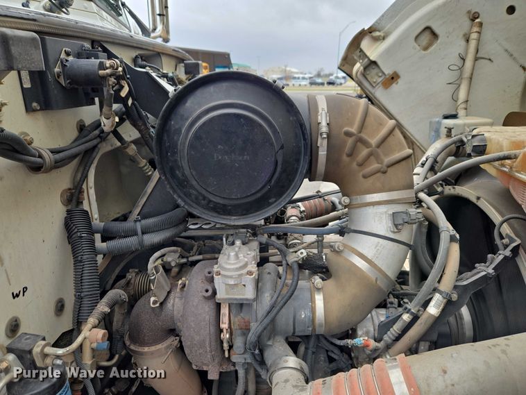 image for item ET1424 2015 Peterbilt 365 sewer jetter truck