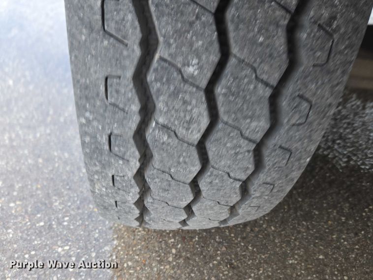 image for item ET1424 2015 Peterbilt 365 sewer jetter truck