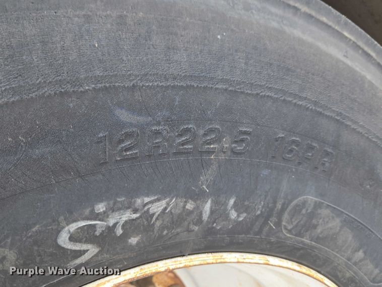 image for item ET1424 2015 Peterbilt 365 sewer jetter truck