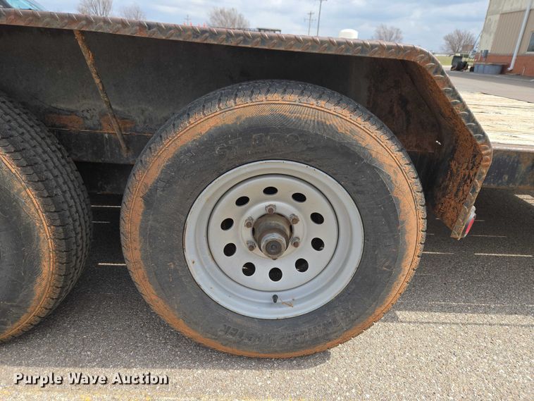 image for item ET1425 2012 Maxey Welding tilt deck equipment trailer