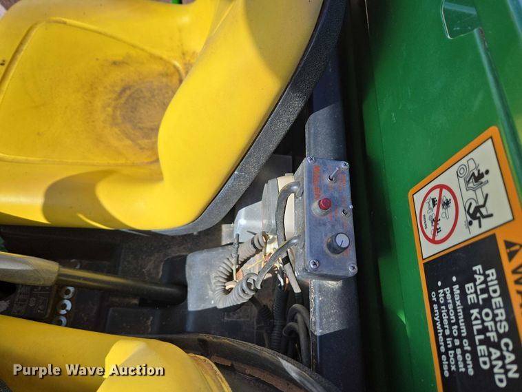 image for item ET1427 2003 John Deere Gator utility vehicle