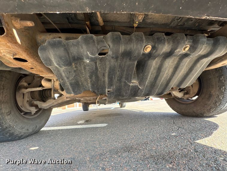 image for item ET1428 2008 Chevrolet Silverado 2500HD flatbed pickup truck