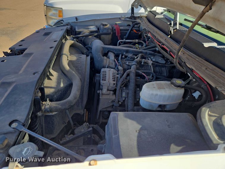 image for item ET1428 2008 Chevrolet Silverado 2500HD flatbed pickup truck