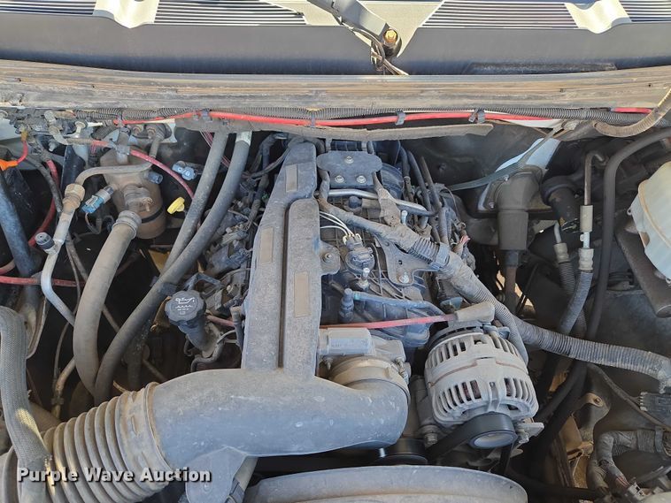 image for item ET1428 2008 Chevrolet Silverado 2500HD flatbed pickup truck