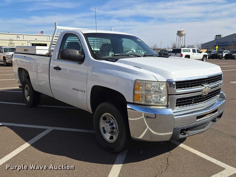 image for item ET1429 2008 Chevrolet Silverado 2500HD pickup truck