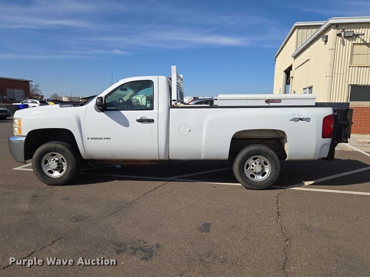 image for item ET1429 2008 Chevrolet Silverado 2500HD pickup truck