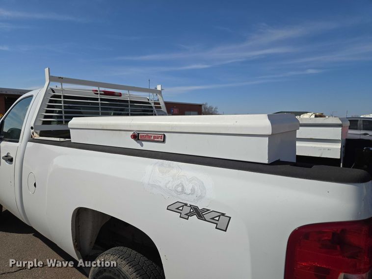 image for item ET1429 2008 Chevrolet Silverado 2500HD pickup truck
