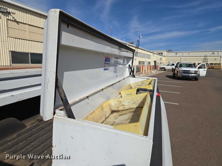 image for item ET1429 2008 Chevrolet Silverado 2500HD pickup truck