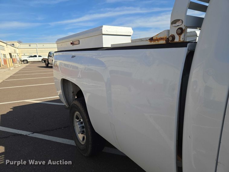 image for item ET1429 2008 Chevrolet Silverado 2500HD pickup truck