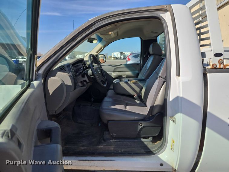 image for item ET1429 2008 Chevrolet Silverado 2500HD pickup truck