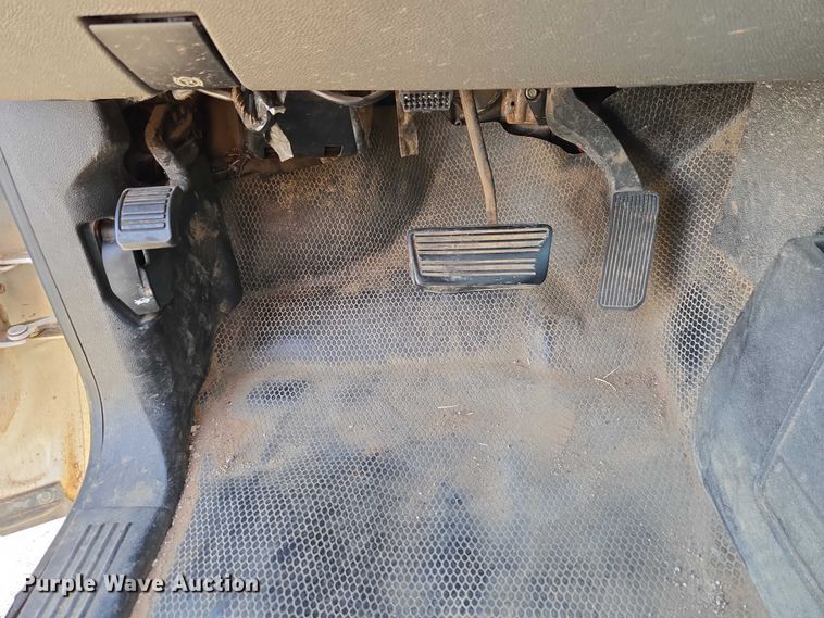 image for item ET1429 2008 Chevrolet Silverado 2500HD pickup truck